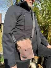 Lade das Bild in den Galerie-Viewer, Kommassada Tasche Kyvu.by Lumali