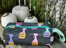 Lade das Bild in den Galerie-Viewer, Kremao Waschbeutel Tasche Kyvu.by Lumali