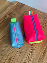 Lade das Bild in den Galerie-Viewer, Kasetina Federtasche Kyvu.by Lumali