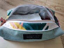 Lade das Bild in den Galerie-Viewer, Kremao Waschbeutel Tasche Kyvu.by Lumali