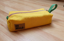 Lade das Bild in den Galerie-Viewer, Kasetina Federtasche Kyvu.by Lumali