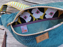Lade das Bild in den Galerie-Viewer, Kilia Bauchtasche Kyvu.by Lumali