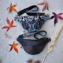 Lade das Bild in den Galerie-Viewer, Kilia Bauchtasche Kyvu.by Lumali