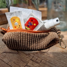 Lade das Bild in den Galerie-Viewer, Ksata kleine Pouch in 3 Größen Kyvu.by Lumali