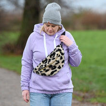 Lade das Bild in den Galerie-Viewer, Kilia Bauchtasche Kyvu.by Lumali