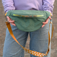 Lade das Bild in den Galerie-Viewer, Kilia Bauchtasche Kyvu.by Lumali