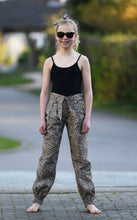 Lade das Bild in den Galerie-Viewer, Sommerbüx - lange und kurze Hose 92-164