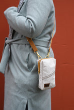 Lade das Bild in den Galerie-Viewer, Kommassada Tasche Kyvu.by Lumali