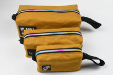 Lade das Bild in den Galerie-Viewer, Kalintika, Kremao & Kasetina