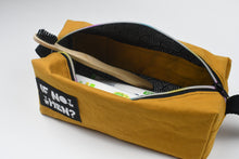 Lade das Bild in den Galerie-Viewer, Kremao Waschbeutel Tasche Kyvu.by Lumali