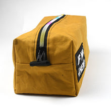 Lade das Bild in den Galerie-Viewer, Kremao Waschbeutel Tasche Kyvu.by Lumali