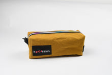 Lade das Bild in den Galerie-Viewer, Kasetina Federtasche Kyvu.by Lumali