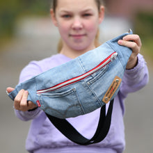 Lade das Bild in den Galerie-Viewer, Kilia Bauchtasche Kyvu.by Lumali