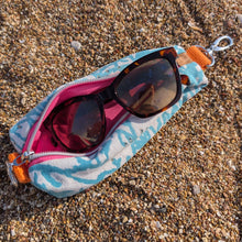 Lade das Bild in den Galerie-Viewer, Ksata kleine Pouch in 3 Größen Kyvu.by Lumali