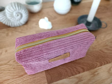 Lade das Bild in den Galerie-Viewer, Kasetina Federtasche Kyvu.by Lumali