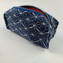 Lade das Bild in den Galerie-Viewer, Kasetina Federtasche Kyvu.by Lumali