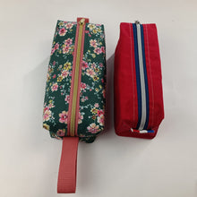 Lade das Bild in den Galerie-Viewer, Kasetina Federtasche Kyvu.by Lumali