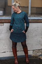 Lade das Bild in den Galerie-Viewer, Knopfliebe Hoodie und Kleid Größe 32-46