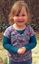 Lade das Bild in den Galerie-Viewer, Lüttes Lagenlookshirt Größe 62-164