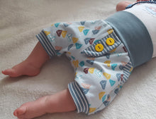 Lade das Bild in den Galerie-Viewer, Babybüx Größe 44-104