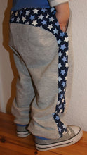 Lade das Bild in den Galerie-Viewer, Lütte Joggingbüx Größe 74-176
