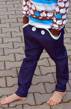 Lade das Bild in den Galerie-Viewer, Knopfbüx Größe 50-140