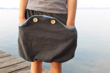 Lade das Bild in den Galerie-Viewer, Lütter Knopfrock Größe 74-164