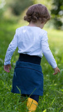Lade das Bild in den Galerie-Viewer, Lütter Knopfrock Größe 74-164