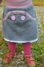 Lade das Bild in den Galerie-Viewer, Lütter Knopfrock Größe 74-164