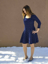 Lade das Bild in den Galerie-Viewer, Knopfdeern Shirt, Kleid, Zipfelkleid Größe 32-46