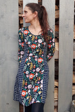 Lade das Bild in den Galerie-Viewer, Kleid Elsa 32-56