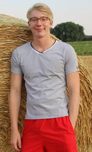 Lade das Bild in den Galerie-Viewer, Kalle Männershirt mit Rundhals- und V-Ausschnitt XS-3XL