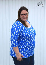 Lade das Bild in den Galerie-Viewer, Knopfdeern Curvy Shirt Größe 44-58