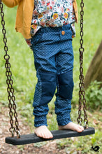 Lade das Bild in den Galerie-Viewer, Coole Büx - die Alltagshose mit Pfiff 86-164