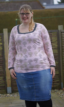 Lade das Bild in den Galerie-Viewer, Knopfdeern Curvy Shirt Größe 44-58