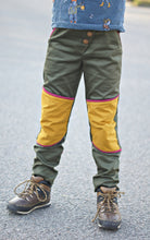 Lade das Bild in den Galerie-Viewer, Coole Büx - die Alltagshose mit Pfiff 86-164