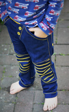 Lade das Bild in den Galerie-Viewer, Coole Büx - die Alltagshose mit Pfiff 86-164