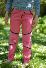 Lade das Bild in den Galerie-Viewer, Coole Büx - die Alltagshose mit Pfiff 86-164