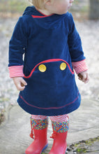 Lade das Bild in den Galerie-Viewer, Lütte Knopfliebe Größe 74-164