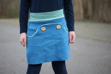 Lade das Bild in den Galerie-Viewer, Lütter Knopfrock Größe 74-164