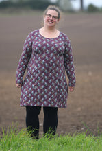 Lade das Bild in den Galerie-Viewer, Kleid Elsa 32-56