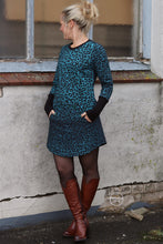 Lade das Bild in den Galerie-Viewer, Knopfliebe Hoodie und Kleid Größe 32-46