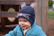 Lade das Bild in den Galerie-Viewer, Fiete und Greta Mütze und Stirnband mit Ohrenklappen Kopfumfang 36-62