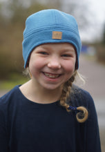 Lade das Bild in den Galerie-Viewer, Fiete und Greta Mütze und Stirnband mit Ohrenklappen Kopfumfang 36-62