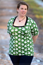 Lade das Bild in den Galerie-Viewer, Knopfdeern Curvy Shirt Größe 44-58