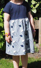 Lade das Bild in den Galerie-Viewer, Lütte Stranddeern Größe 80-164