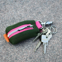 Lade das Bild in den Galerie-Viewer, Ksata kleine Pouch in 3 Größen Kyvu.by Lumali
