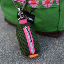 Lade das Bild in den Galerie-Viewer, Ksata kleine Pouch in 3 Größen Kyvu.by Lumali
