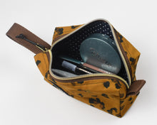 Lade das Bild in den Galerie-Viewer, Kalintika Tasche Kyvu.by Lumali
