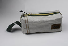 Lade das Bild in den Galerie-Viewer, Kremao Waschbeutel Tasche Kyvu.by Lumali
